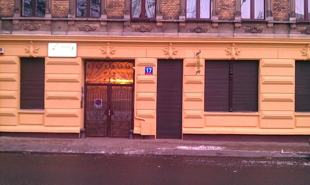 Pokoje Goscinne P.O.W. 17 Łódź Exterior foto